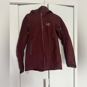 Arc'teryx Women's Goretex Sentennial Jacket in Burgundy - S